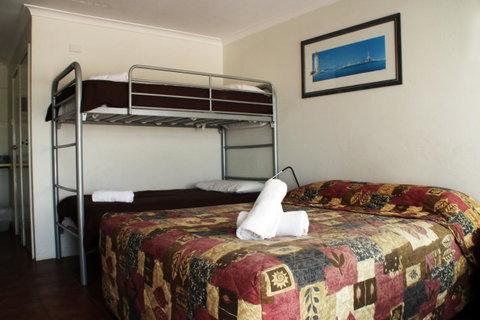 Jurien Bay Hotel Motel - Sydney Tourism 14