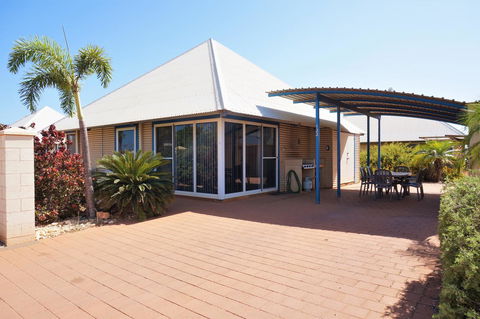 Osprey Holiday Village Unit 122 2 Bedroom - Sydney Tourism 0