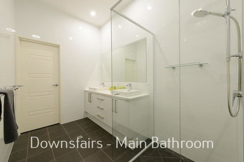 32 Corella Court - Sydney Tourism 10