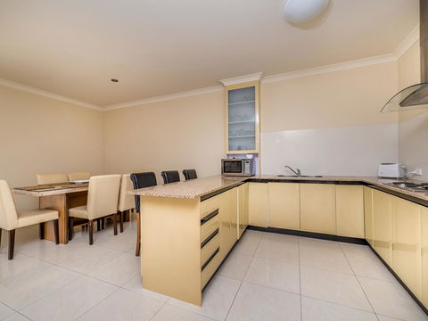 Seafront Unit 60 - Sydney Tourism 6