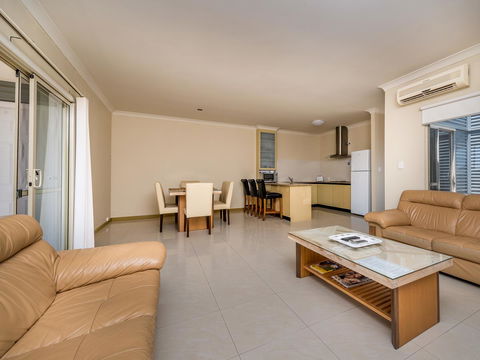 Seafront Unit 60 - Sydney Tourism 7