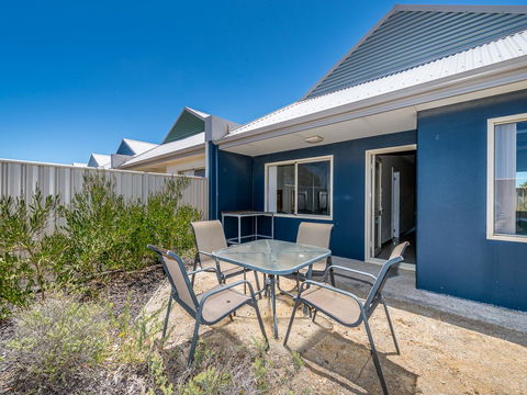 Seafront Unit 60 - Sydney Tourism 1