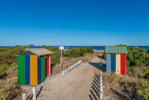 Seafront Unit 60 - Sydney Tourism 10