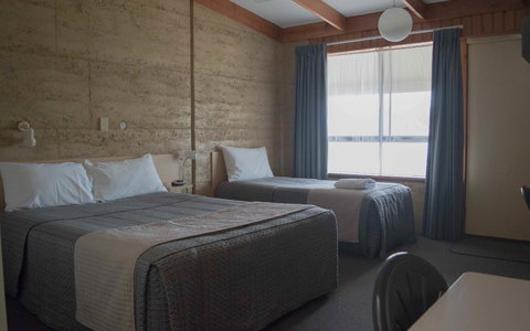 Hopetoun Motel & Chalet Village - Sydney Tourism 1