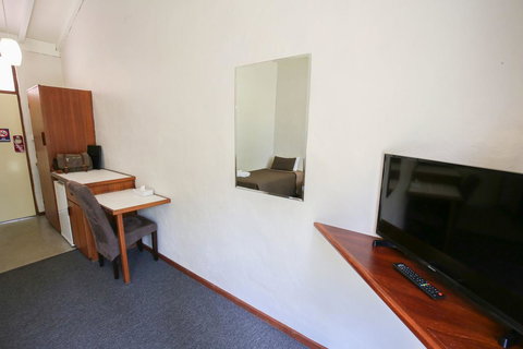 Esplanade Hotel Busselton - Sydney Tourism 25