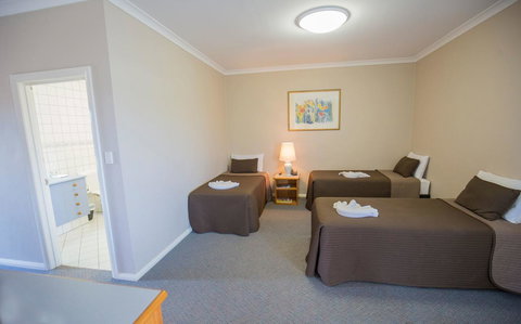 Esplanade Hotel Busselton - Sydney Tourism 21