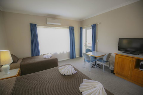 Esplanade Hotel Busselton - Sydney Tourism 43
