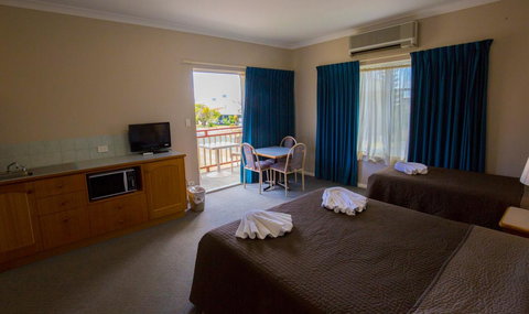 Esplanade Hotel Busselton - Sydney Tourism 15
