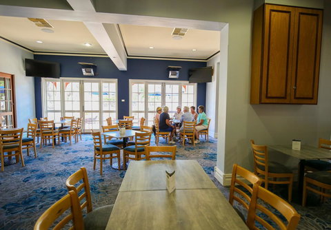 Esplanade Hotel Busselton - Sydney Tourism 7