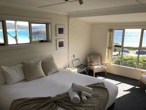 BINALONG BEACH COTTAGE Beachfront At Bay Of Fires Next To Restaurant - Sydney Tourism 4