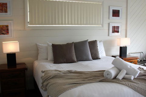 BINALONG BEACH COTTAGE Beachfront At Bay Of Fires Next To Restaurant - Sydney Tourism 17