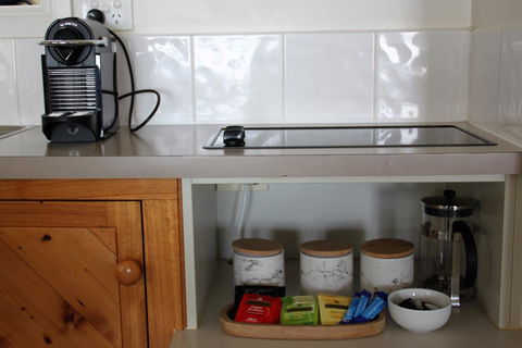 BINALONG BEACH COTTAGE Beachfront At Bay Of Fires Next To Restaurant - Sydney Tourism 11