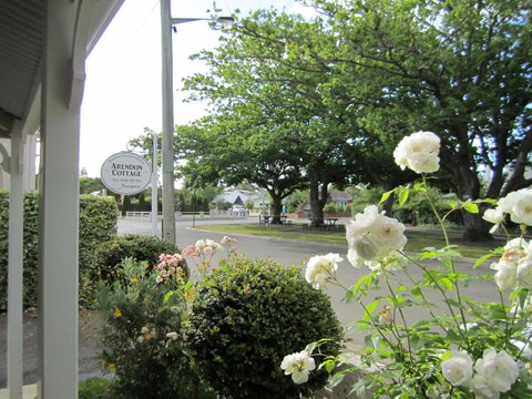 Arendon Cottage - Sydney Tourism 5