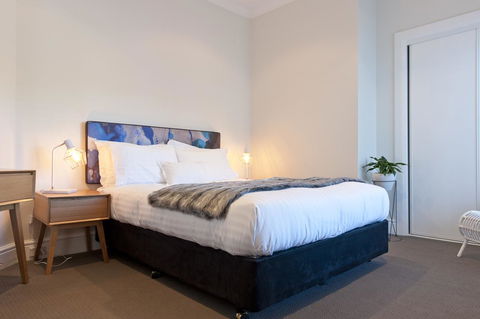 On The Beach Waterfront Apartment - Sydney Tourism 9