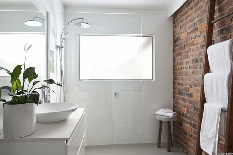 On The Beach Waterfront Apartment - Sydney Tourism 5