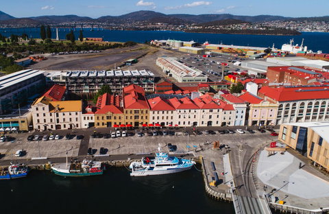 The Henry Jones Art Hotel - Sydney Tourism 4