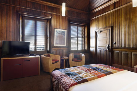 The Henry Jones Art Hotel - Sydney Tourism 44