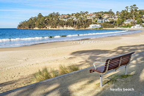 The Ultimate Beach House - Sydney Tourism 1