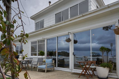 The Ultimate Beach House - Sydney Tourism 4