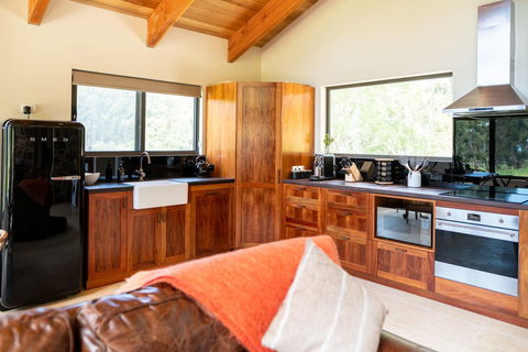 Adventure Bay Retreat Bruny Island - Sydney Tourism 21