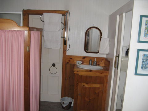 The Grove Cottages - Sydney Tourism 4