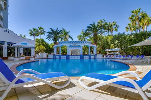 NEW Beautiful 1 Bedroom Beach Views Broadbeach - Sydney Tourism 3