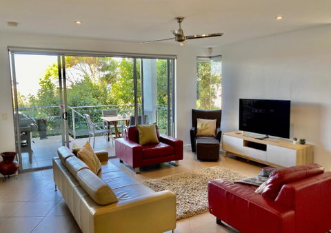 NEW Sunshine Beach Family Escape 3 Bedroom With Free Wifi And Parking - Sydney Tourism 3