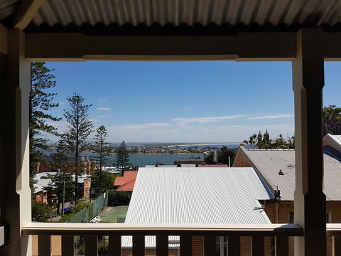 Newcastle Short Stay Apartments - Vista Apartment - Sydney Tourism 0