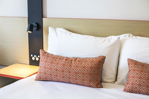 Nightcap At Regents Park Hotel - Sydney Tourism 1