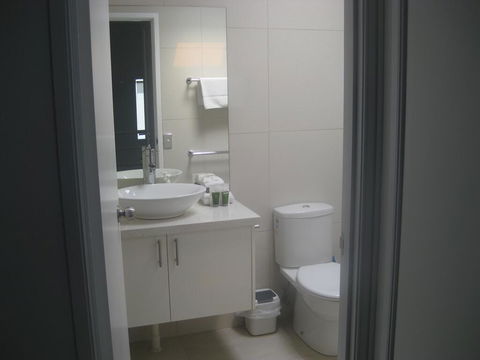 Noosa Entrance Waterfront Resort - Sydney Tourism 3