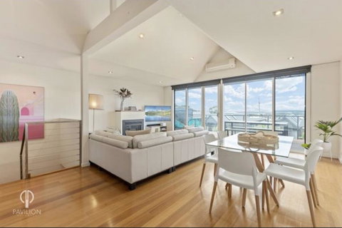 Ocean Grove House With Fantastic Ocean Views - Sydney Tourism 3