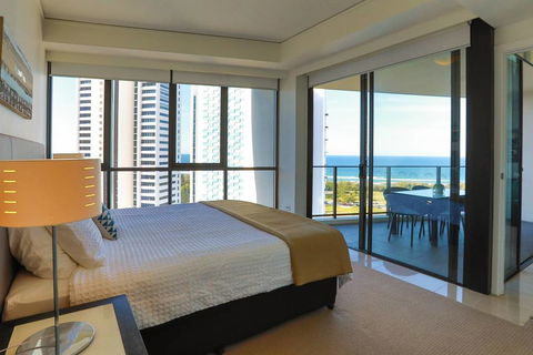 Ocean Views In The Heart Of Broadbeach - Sydney Tourism 0