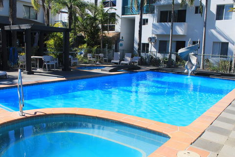 Oceanside Hawks Nest - Sydney Tourism 0