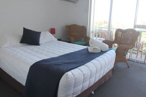 Oceanside Hawks Nest - Sydney Tourism 3