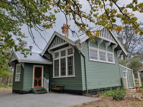 Old School B & B - Sydney Tourism 1