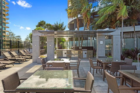 Oracle - 5 Star Luxury - Level 25 - Sydney Tourism 3