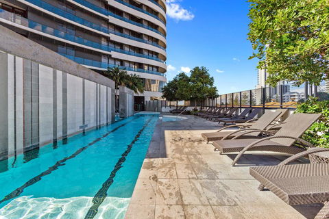 Oracle - 5 Star Luxury - Level 25 - Sydney Tourism 2
