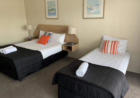 Outrigger Burleigh - Sydney Tourism 2