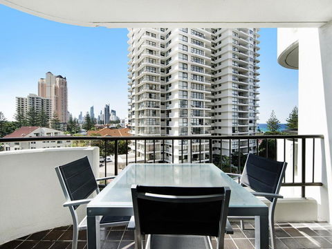 Pacific Resort In The Heart Of Broadbeach - Sydney Tourism 3
