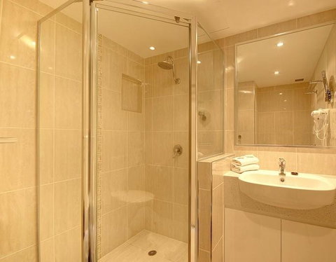 Pacific Surf Absolute Beachfront Apartments - Sydney Tourism 1