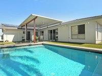 Palm 95 - Modern 4 BDRM Home with Pool