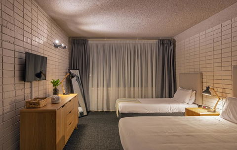 Palms Hotel - Sydney Tourism 2