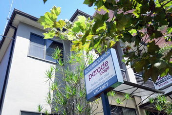 Parade Lodge with Sydney Tourism