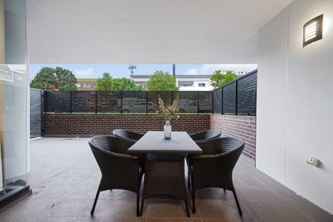 Peaceful, Water-side Retreat With Huge Courtyard. - Sydney Tourism 2