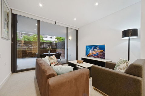 Peaceful, Water-side Retreat With Huge Courtyard. - Sydney Tourism 3