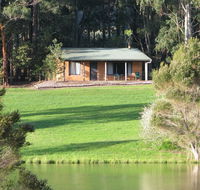Pemberton Lake View Chalets - Sydney Tourism