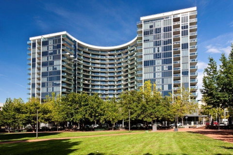Perfectly Located Modern Apartment - Canberra CBD - Sydney Tourism 2
