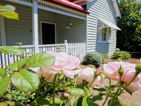 Poppy Cottage-delightful Pet Friendly Weatherboard - Sydney Tourism 1