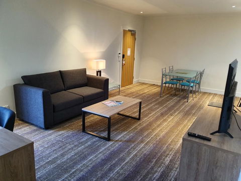 Porter's Plainland Hotel - Sydney Tourism 2