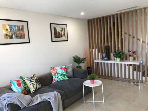 Private Room In Modern, Comfortable Home Stay - Sydney Tourism 0